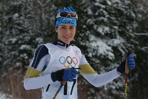 A atleta mineira radicada no Canadá, Jaqueline Mourão, é líder absoluta do ranking desse esporte, que é uma espécie de maratona na neve / Foto: Divulgação
